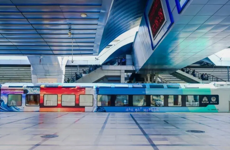 京津冀首列全景旅行列车：：：NG大舞台显示手艺赋能“文旅列车”新场景